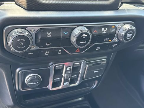 Used 2023 Jeep Gladiator Sport AWD/4WD image 21