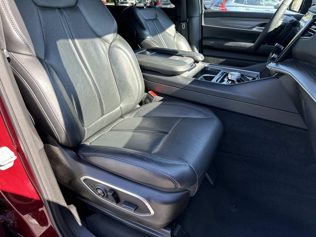 Used 2024 Jeep Wagoneer L Series III w/ Flexible Seating Group AWD/4WD image 30