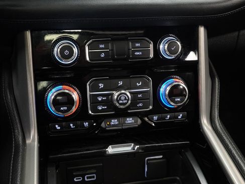 Used 2021 GMC Yukon XL Denali w/ Denali Premium Package AWD/4WD image 21