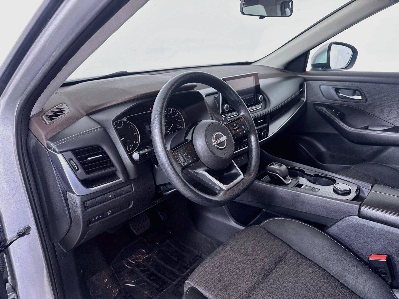Used 2023 Nissan Rogue SV AWD/4WD image 9