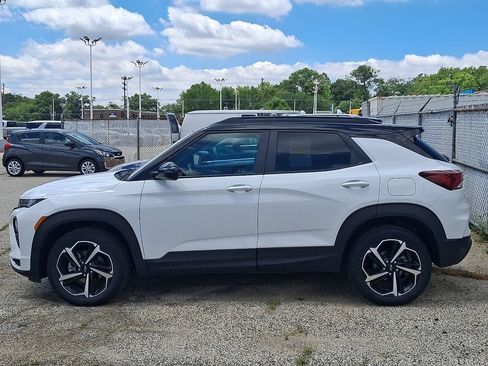 Certified 2022 Chevrolet TrailBlazer RS w/ Technology Package AWD/4WD image 5