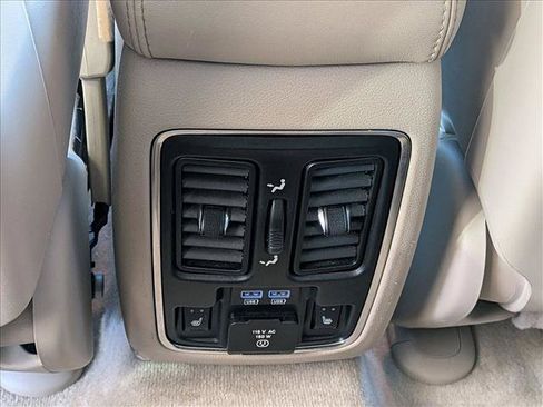 Used 2017 Jeep Grand Cherokee Overland w/ Jeep Active Safety Group AWD/4WD image 18