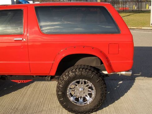 Used 1991 Chevrolet S10 Pickup 4WD 2-Door image 11