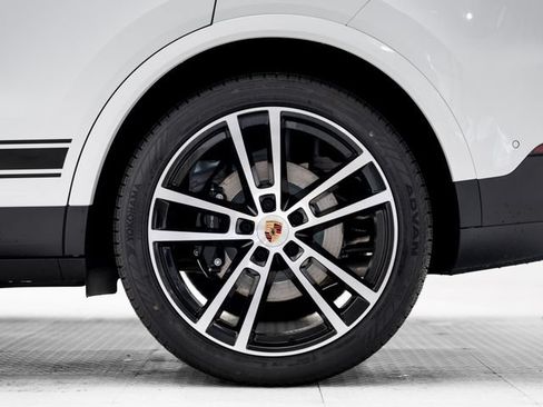 New 2026 Porsche Cayenne AWD/4WD image 28