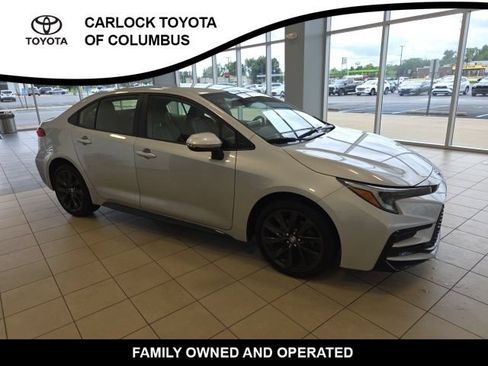 Used 2025 Toyota Corolla SE w/ Convenience Package FWD image 6