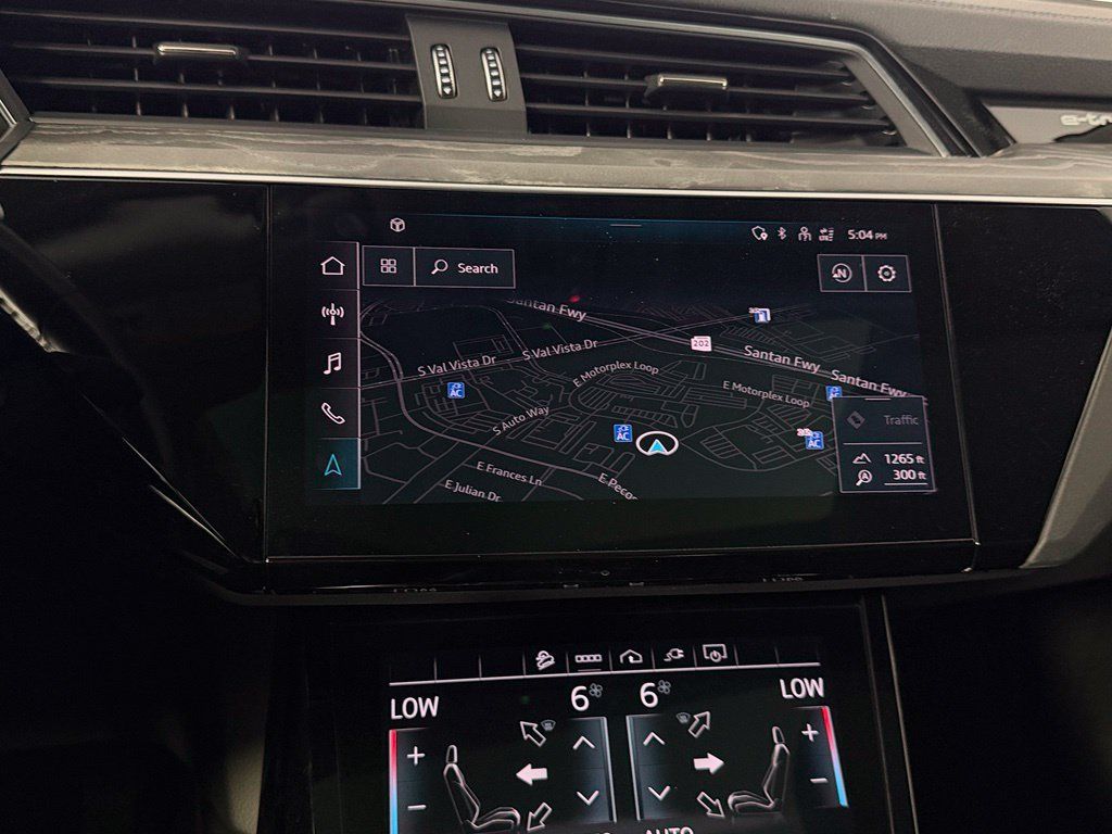 Used 2024 Audi Q8 e-tron Premium Plus w/ Premium Plus Package AWD/4WD image 17
