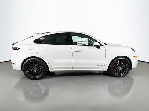 New 2026 Porsche Cayenne GTS image 8