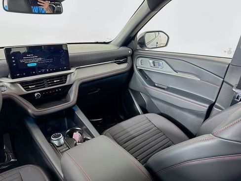 New 2026 Ford Explorer ST-Line w/ ST-Line Street Pack image 24