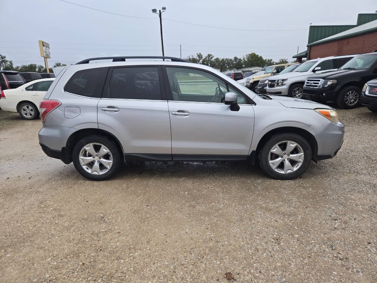 Used 2014 Subaru Forester 2.5i Limited w/ Popular Package #2 AWD/4WD image 2
