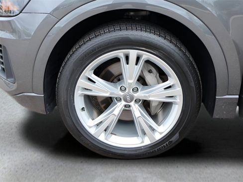 Used 2019 Audi Q8 Premium image 9