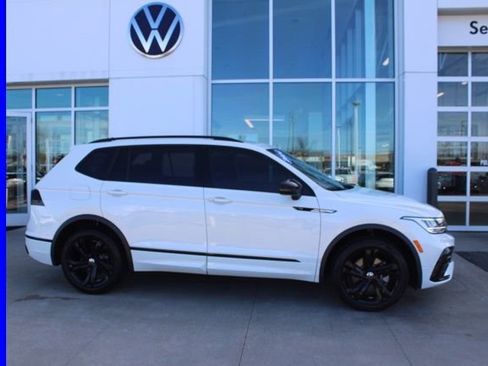 Used 2024 Volkswagen Tiguan SE R-Line image 5