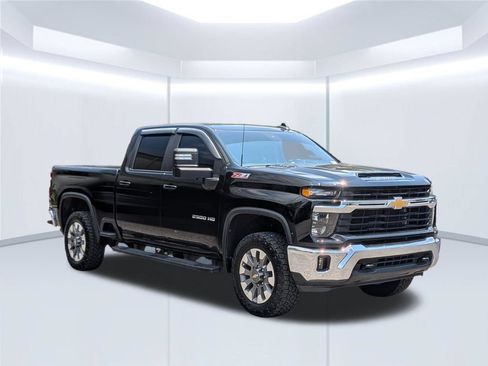 Used 2024 Chevrolet Silverado 2500 LT AWD/4WD image 9