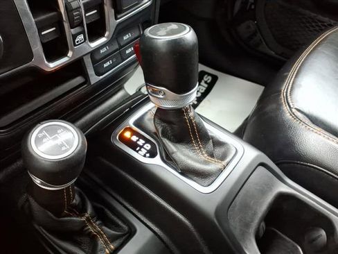 Used 2021 Jeep Wrangler Unlimited Sahara image 28