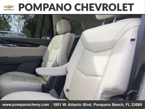 Used 2021 Cadillac XT6 Premium Luxury image 14