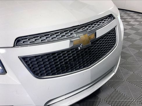 Used 2011 Chevrolet Cruze LTZ FWD image 36
