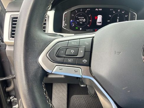Used 2022 Volkswagen Atlas SE FWD image 28