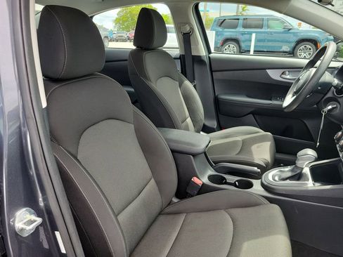 Used 2024 Kia Forte LXS w/ LXS Technology Package FWD image 16