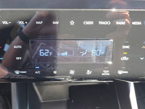 Used 2024 Hyundai Santa Cruz Limited AWD/4WD image 36