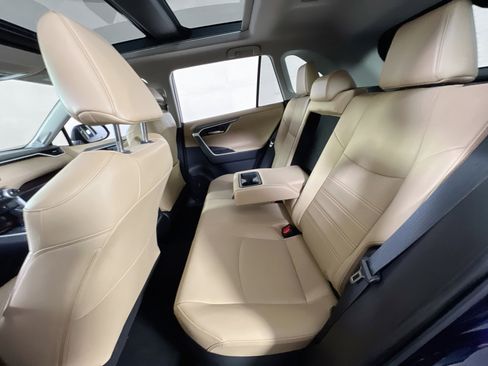 Used 2019 Toyota RAV4 Limited image 25