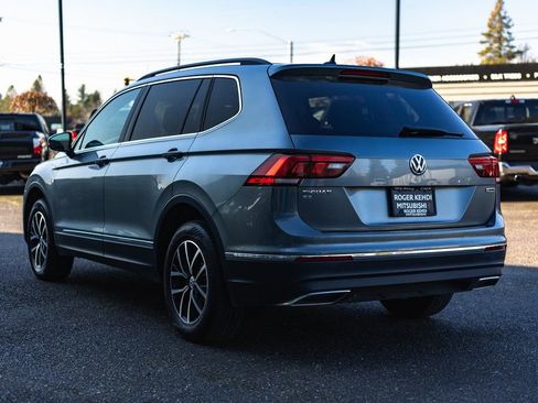 Used 2021 Volkswagen Tiguan SE w/ Panoramic Sunroof Package image 11