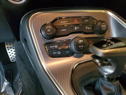 Used 2015 Dodge Challenger SRT Hellcat image 22