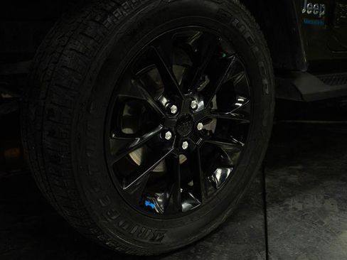 Used 2023 Jeep Wrangler Unlimited Sahara image 3