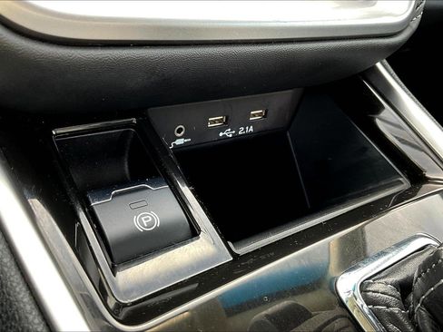 Used 2021 Subaru Outback Premium image 33