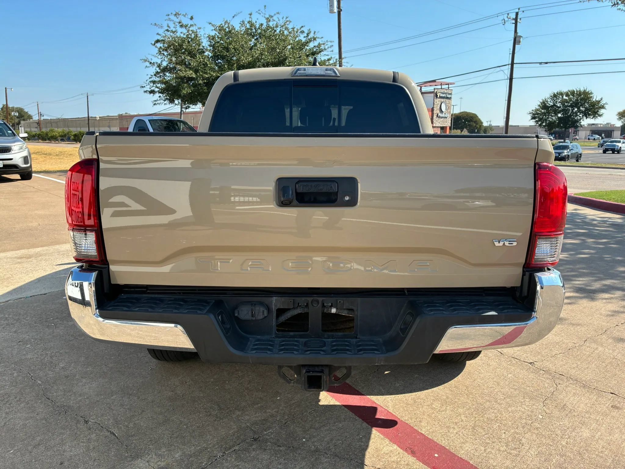 Used 2020 Toyota Tacoma SR5 RWD image 4