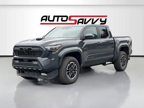 Used 2024 Toyota Tacoma TRD Sport image 3