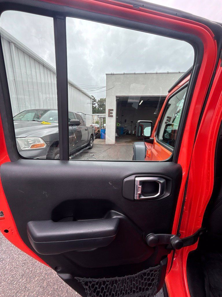 Used 2018 Jeep Wrangler Unlimited Sport AWD/4WD image 16