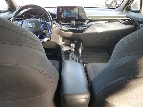 Used 2018 Toyota C-HR XLE image 21