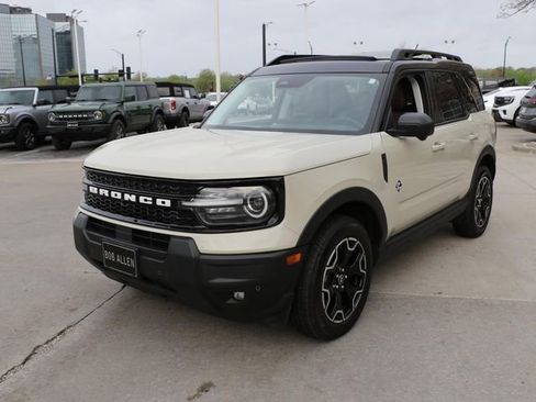 Used 2025 Ford Bronco Sport Outer Banks w/ Outer Banks Tech Package+ AWD/4WD image 2