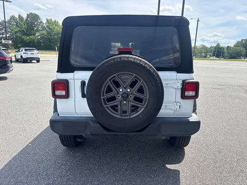 Used 2024 Jeep Wrangler Unlimited Sport AWD/4WD image 7