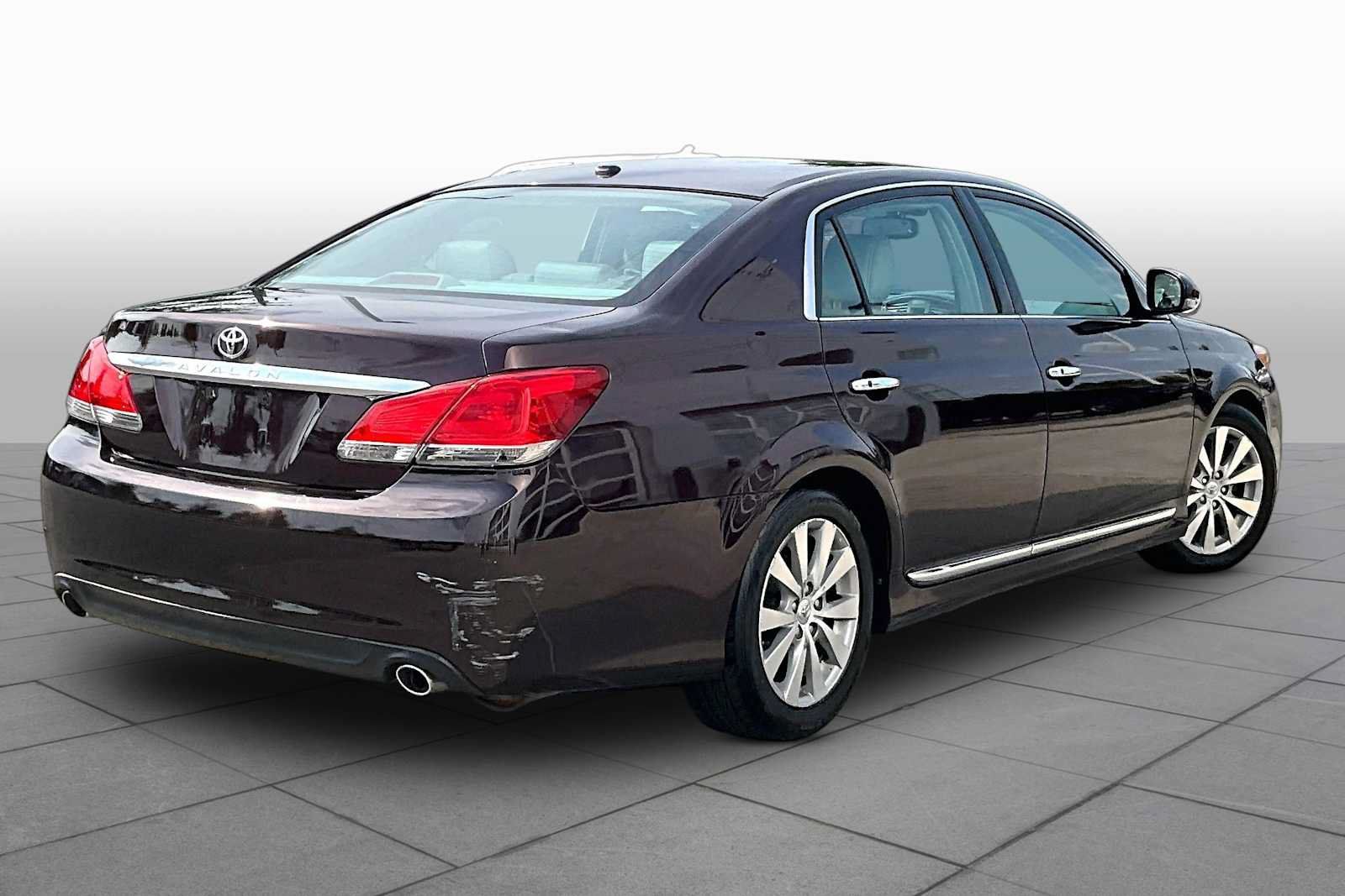 Used 2011 Toyota Avalon Limited FWD image 12
