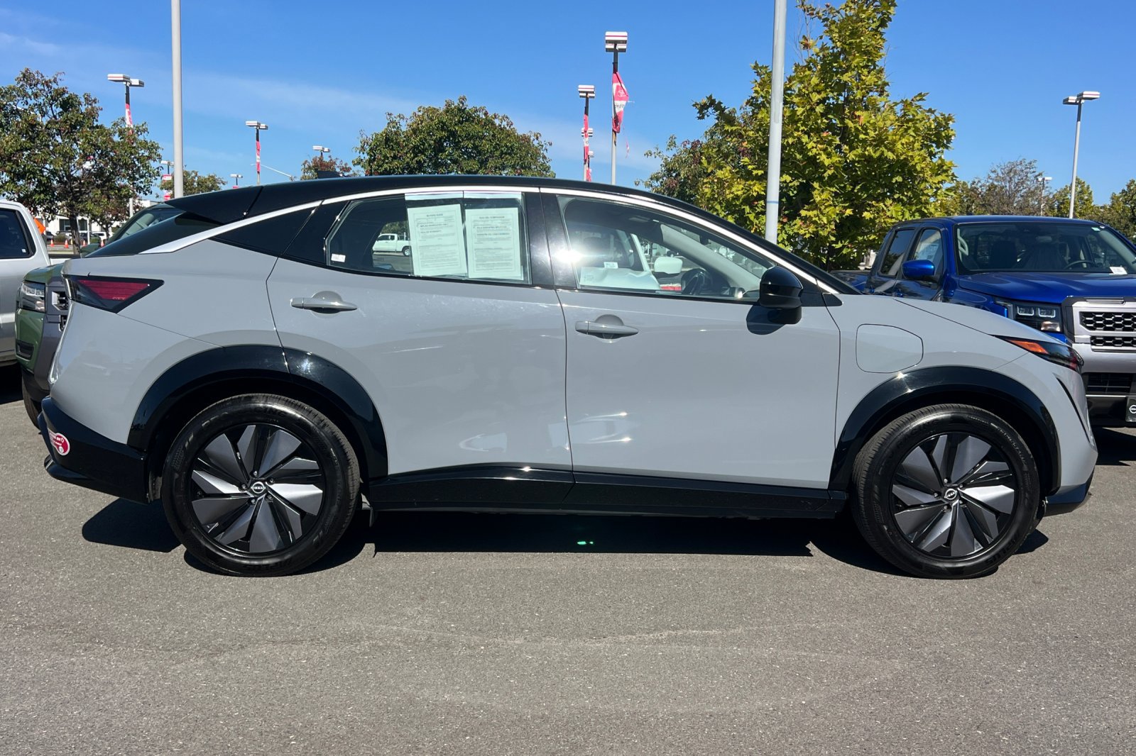 Certified 2023 Nissan Ariya FWD image 3