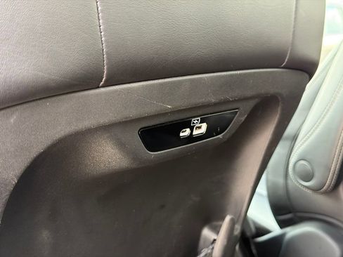 Used 2024 Chrysler Pacifica Touring-L FWD image 18