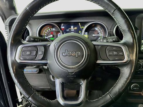 Used 2023 Jeep Wrangler Unlimited Sahara w/ Cold Weather Group AWD/4WD image 15