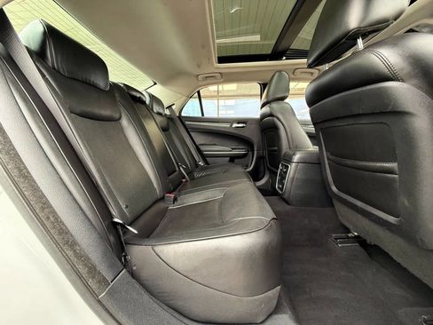 Used 2020 Chrysler 300 Limited image 19