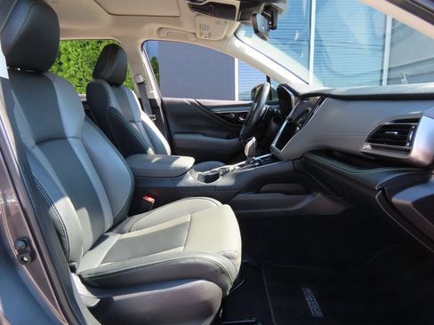 Used 2025 Subaru Outback Onyx Edition AWD/4WD image 33
