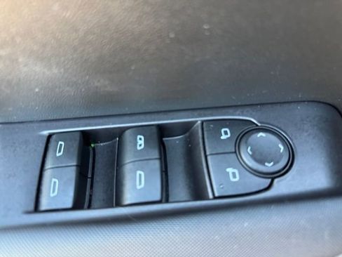 Used 2023 Chevrolet Colorado Z71 w/ Z71 Convenience Package 2 image 22