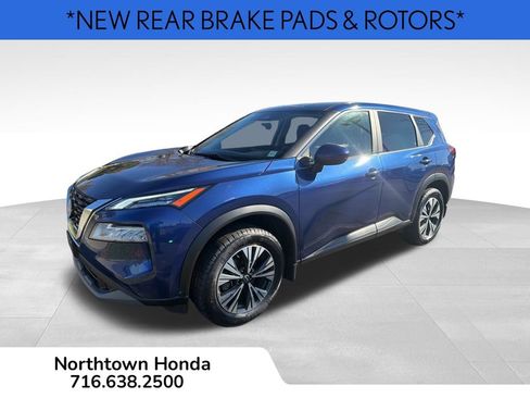 Used 2023 Nissan Rogue SV image 3