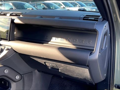 Used 2025 Land Rover Defender 110 S image 18