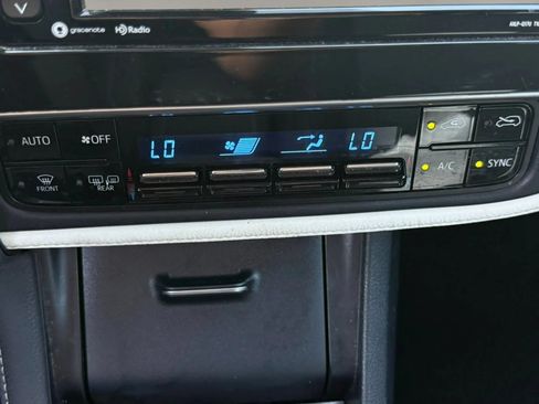Used 2018 Toyota Corolla iM FWD image 46
