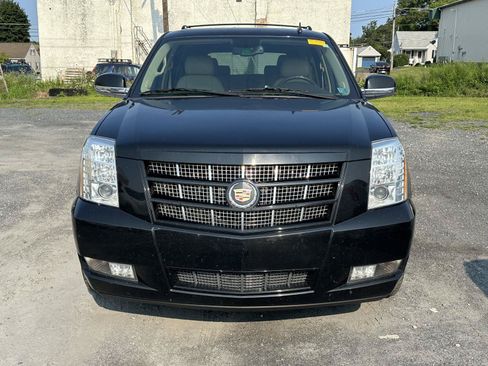 Used 2013 Cadillac Escalade Premium AWD/4WD image 3