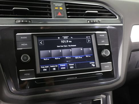 Used 2021 Volkswagen Tiguan S FWD image 34