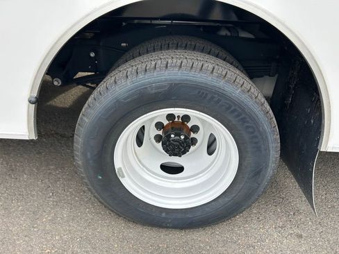 New 2026 Ford E-450 and Econoline 450 Super Duty w/ Power Equipment Group image 22