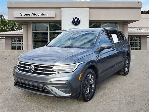 Certified 2023 Volkswagen Tiguan SE image 1