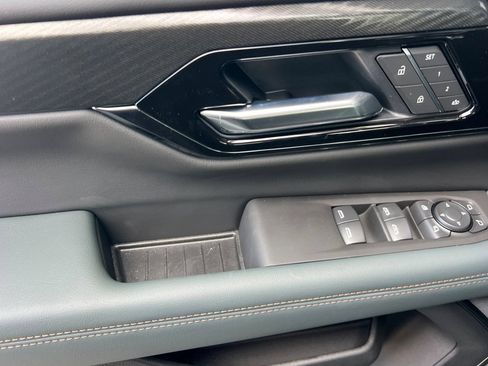 New 2026 GMC Yukon AT4 AWD/4WD image 8