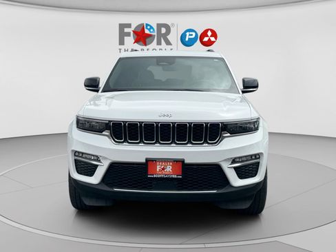 Used 2023 Jeep Grand Cherokee Limited image 8
