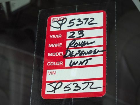 Used 2023 Land Rover Defender 110 SE image 40